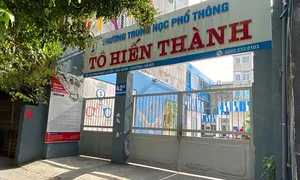 Xem xét cho hơn 170 học sinh bị tuyển 'chui' chuyển trường Xem xét cho hơn 170 học sinh bị tuyển 'chui' chuyển trường
