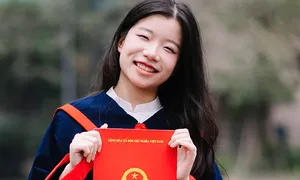 Nữ sinh hai lần giành giải nhất quốc gia, đạt điểm SAT tuyệt đối Nữ sinh hai lần giành giải nhất quốc gia, đạt điểm SAT tuyệt đối
