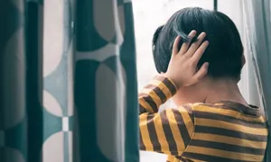 Con tôi Tiếng Việt chưa sõi đã phải học Tiếng Anh