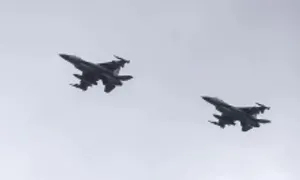 F-16 Ukraine 'bị phục kích, suýt trúng tên lửa S-400' F-16 Ukraine 'bị phục kích, suýt trúng tên lửa S-400'