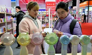 Bên trong thủ phủ hàng hóa Trung Quốc giữa bão thuế với Mỹ Bên trong thủ phủ hàng hóa Trung Quốc giữa bão thuế với Mỹ