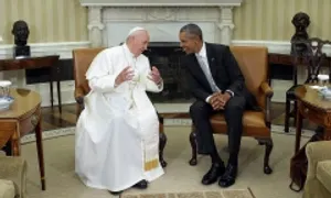 Đôi giày đen khiêm nhường của Giáo hoàng Francis Đôi giày đen khiêm nhường của Giáo hoàng Francis