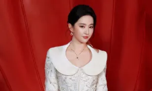 Lưu Diệc Phi theo mốt 'làn da ngọc trai' Lưu Diệc Phi theo mốt 'làn da ngọc trai'