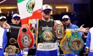 Canelo lập kỷ lục buồn trong ngày thống nhất 4 đai siêu trung Canelo lập kỷ lục buồn trong ngày thống nhất 4 đai siêu trung