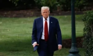 Ông Trump hứng chỉ trích vì sa thải lãnh đạo Cục Thống kê Lao động