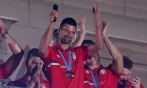 Djokovic gây tranh cãi ở Serbia Djokovic gây tranh cãi ở Serbia