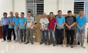 Nhóm nhân viên trộm 21 tấn sáp của công ty Nhóm nhân viên trộm 21 tấn sáp của công ty