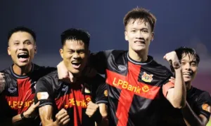 Hai tân binh cùng gây sốc trận ra quân V-League Hai tân binh cùng gây sốc trận ra quân V-League