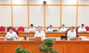 Bộ Chính trị làm việc với các đảng bộ trực thuộc Trung ương