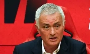 Mourinho nhận lương thấp nhất trong 21 năm Mourinho nhận lương thấp nhất trong 21 năm