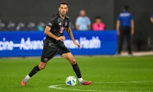 Busquets giải nghệ cuối năm nay Busquets giải nghệ cuối năm nay