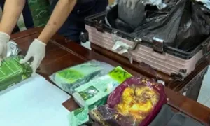 14 kg ma túy chất đầy valy