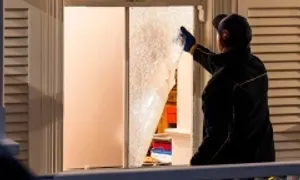 Người biểu tình tấn công nhà riêng Ngoại trưởng New Zealand Người biểu tình tấn công nhà riêng Ngoại trưởng New Zealand