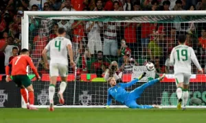 Bồ Đào Nha thắng nhọc trong ngày Ronaldo đá hỏng phạt đền Bồ Đào Nha thắng nhọc trong ngày Ronaldo đá hỏng phạt đền
